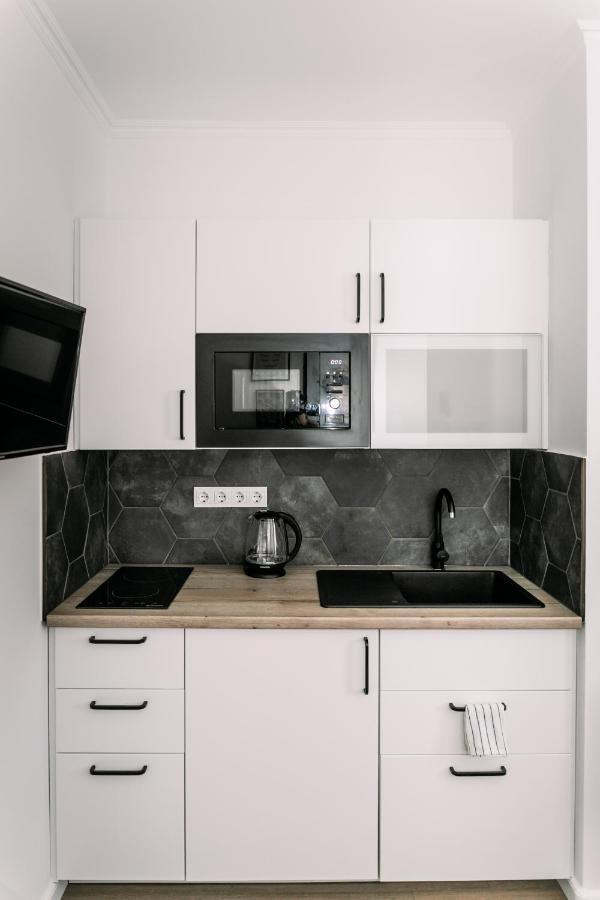 B15 - Wood&Black Apartman Győr Buitenkant foto